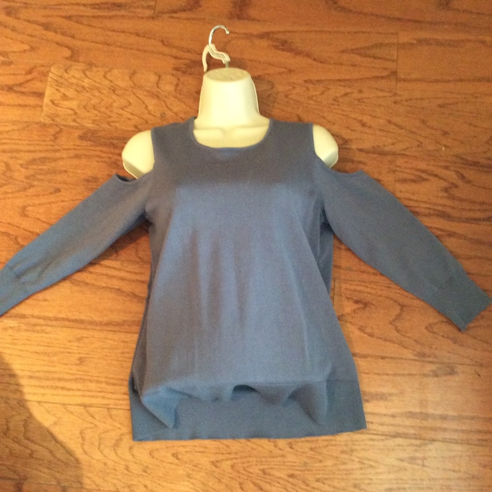 Cold shoulder light sweater
